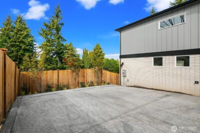 2030 NE 123rd Street , Seattle, WA 98125 - Photo 28