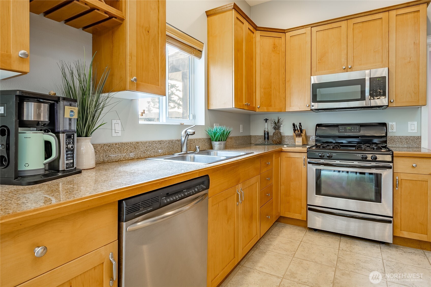 7968 E Golf Course Drive , Blaine, WA 98230