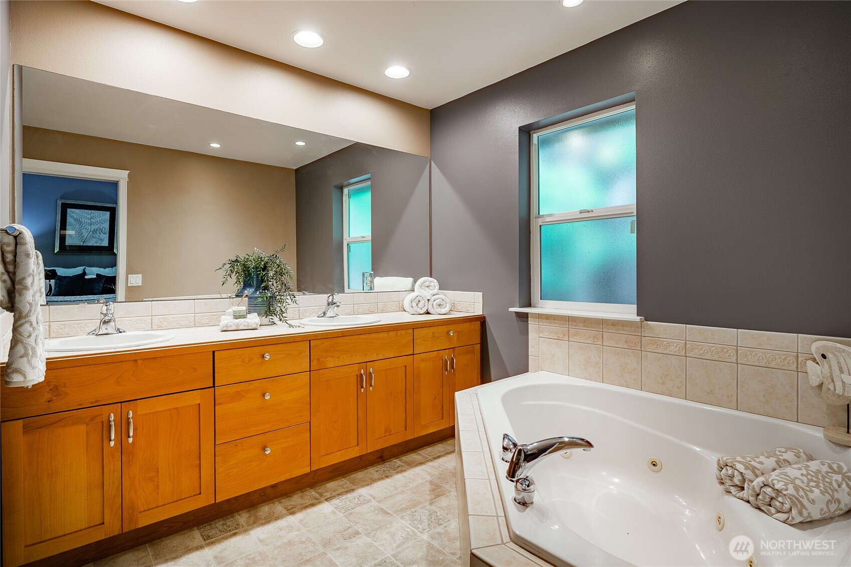 7968 E Golf Course Drive , Blaine, WA 98230