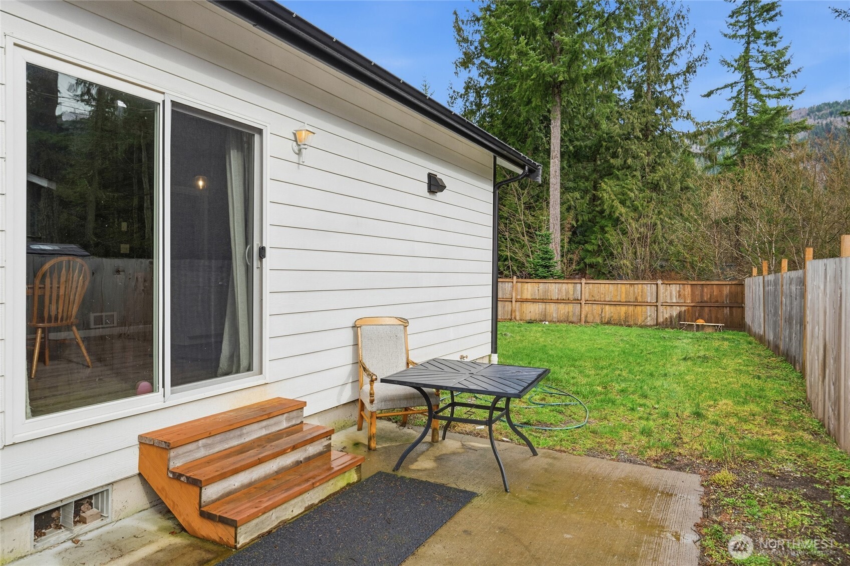 8470 Golden Valley Drive , Maple Falls, WA 98266