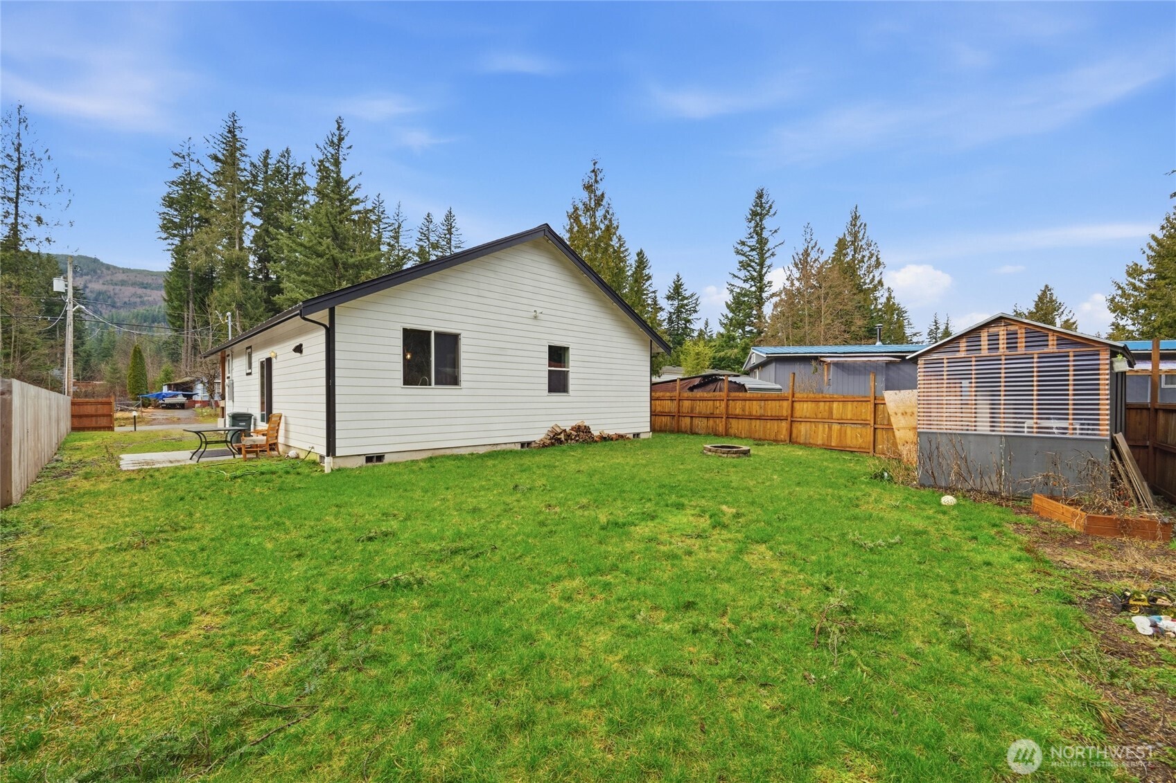 8470 Golden Valley Drive , Maple Falls, WA 98266