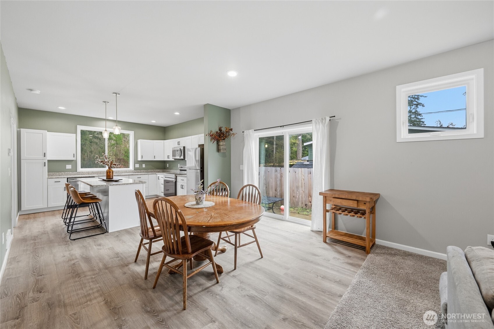 8470 Golden Valley Drive , Maple Falls, WA 98266