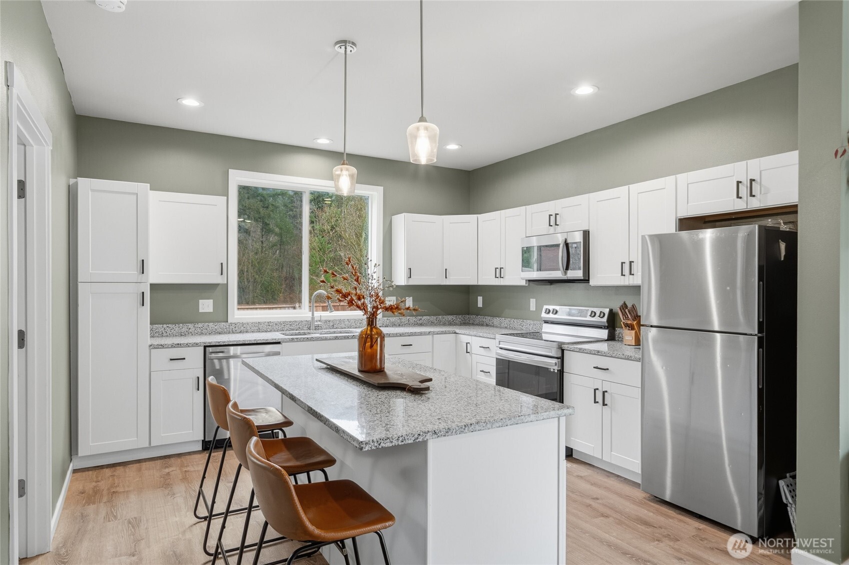 8470 Golden Valley Drive , Maple Falls, WA 98266