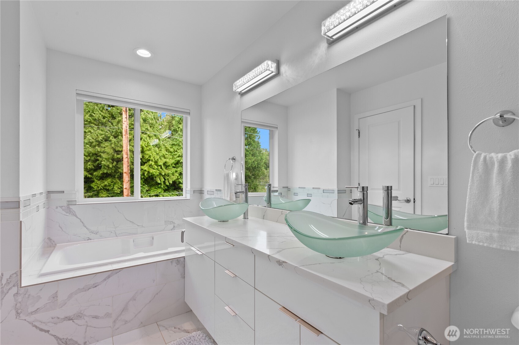 8254 Breeze Loop , Blaine, WA 98230