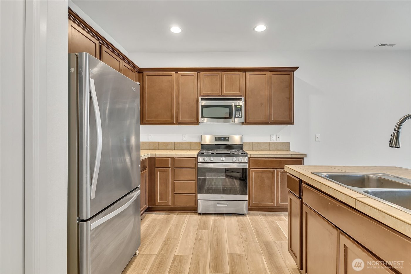 13328 SE 255th Street , Kent, WA 98042-6679