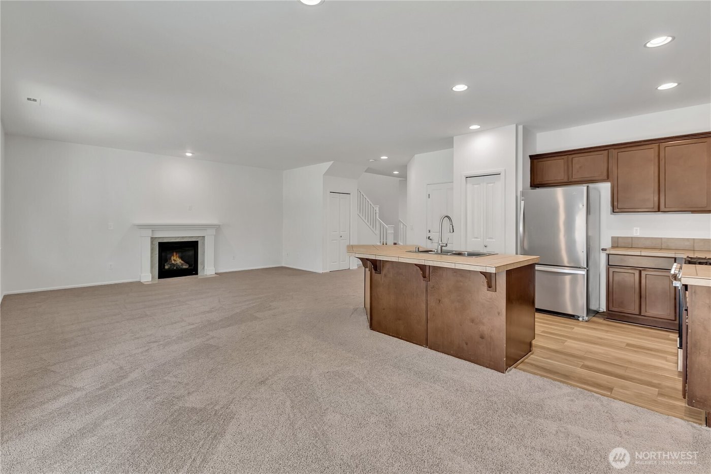 13328 SE 255th Street , Kent, WA 98042-6679