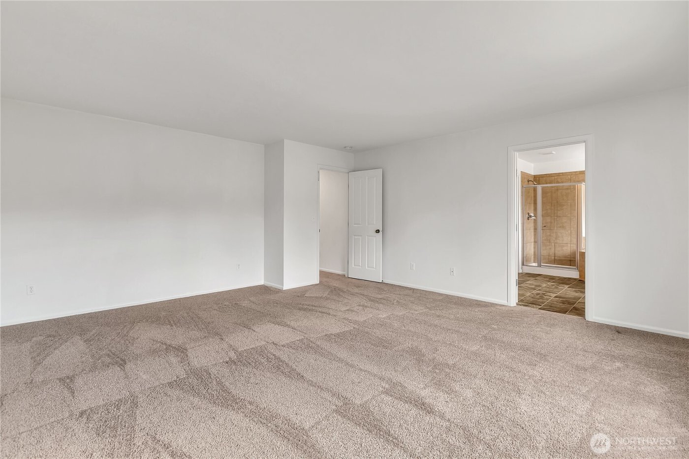 13328 SE 255th Street , Kent, WA 98042-6679