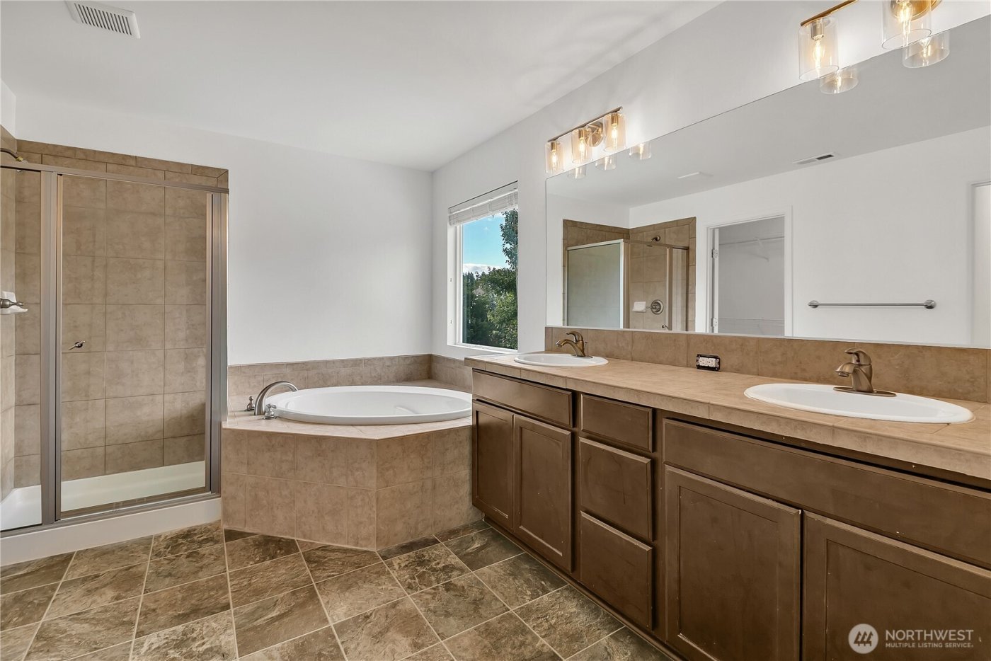 13328 SE 255th Street , Kent, WA 98042-6679