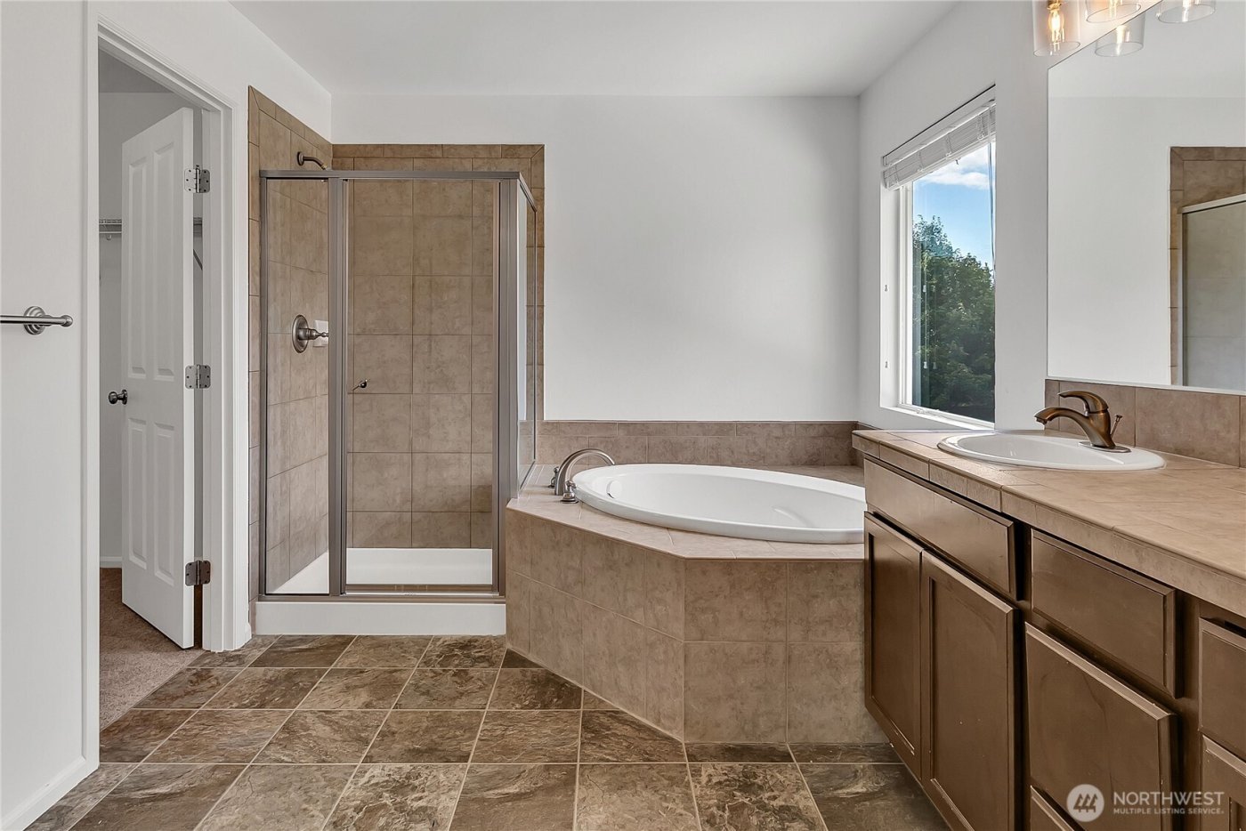 13328 SE 255th Street , Kent, WA 98042-6679