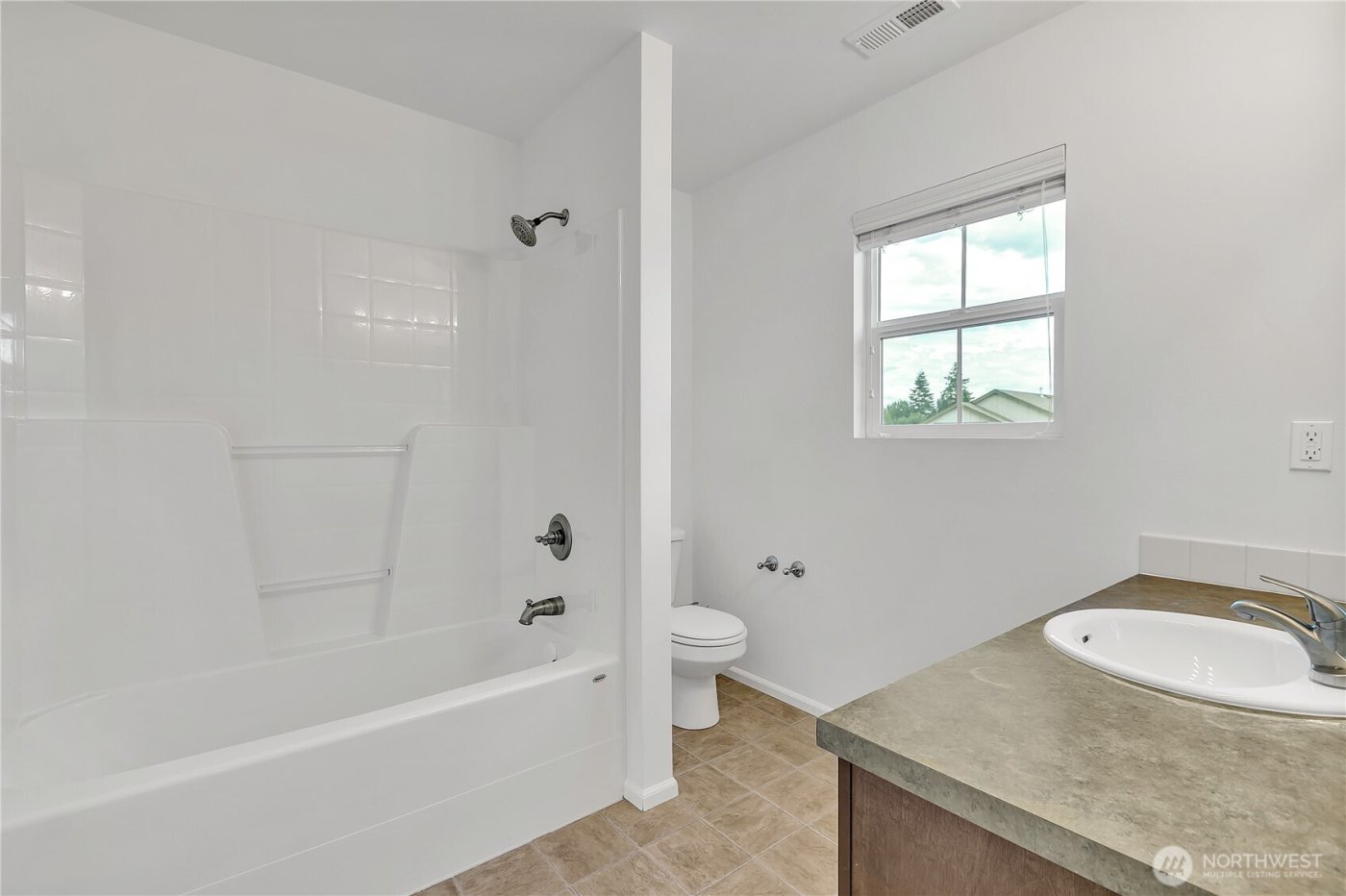 13328 SE 255th Street , Kent, WA 98042-6679