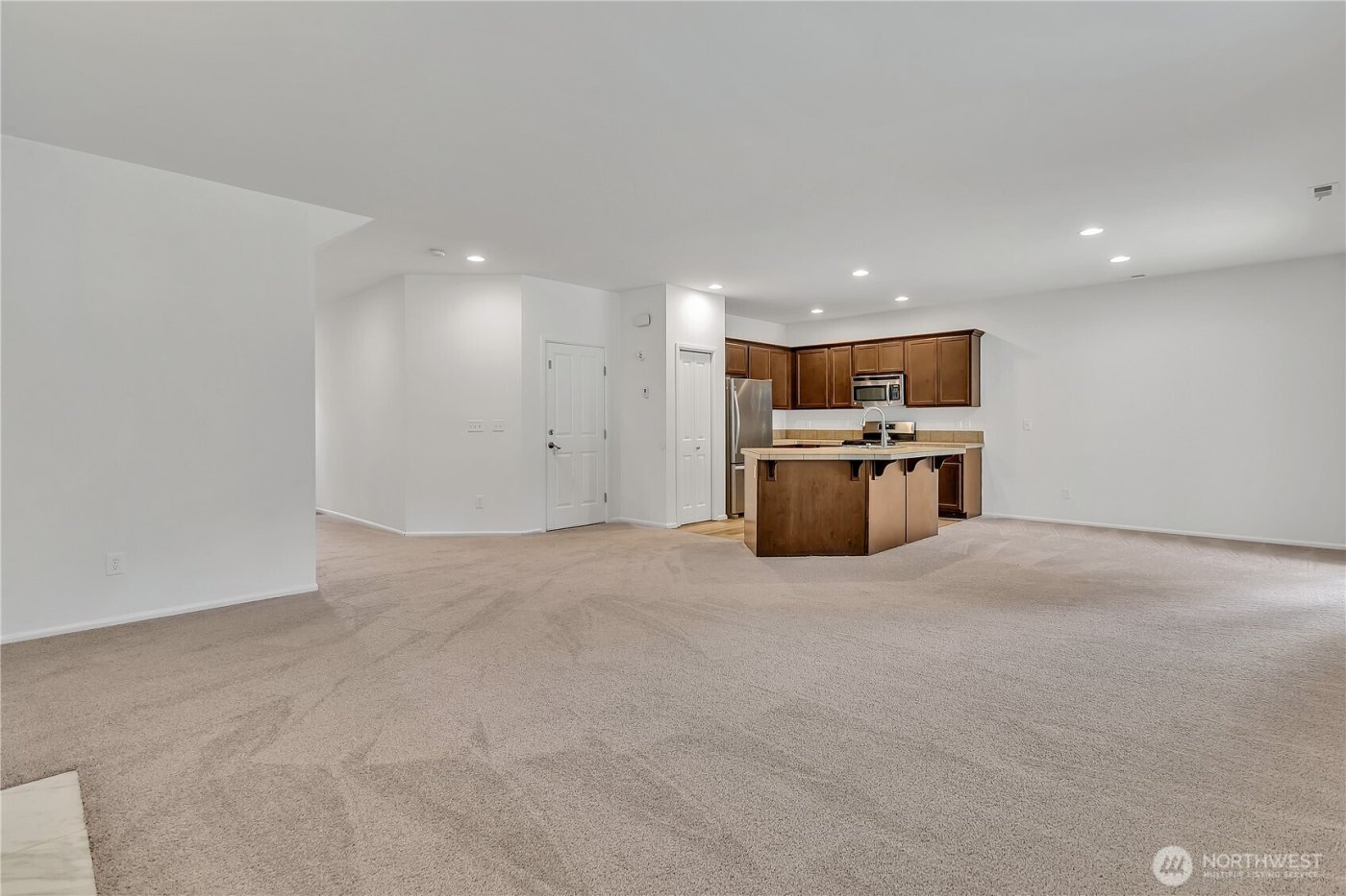 13328 SE 255th Street , Kent, WA 98042-6679