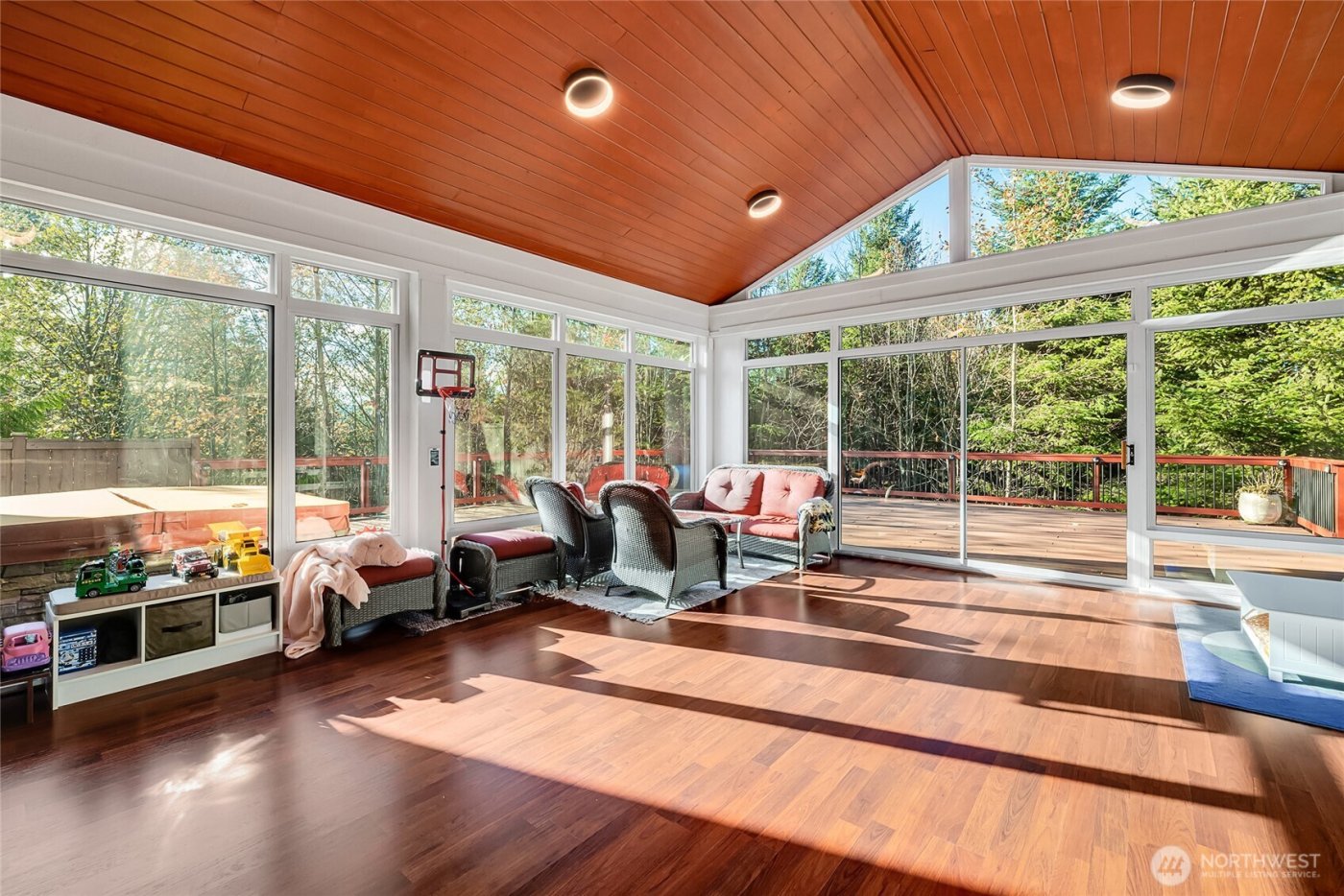 9327 Satterlee Avenue SE, Snoqualmie, WA 98065