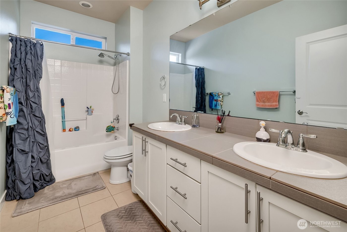 9327 Satterlee Avenue SE, Snoqualmie, WA 98065