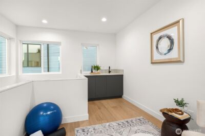 222 D 10th Avenue E, Seattle, WA 98102 - Photo 19