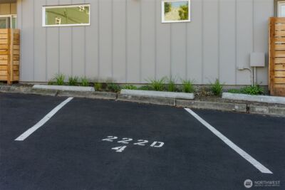 222 D 10th Avenue E, Seattle, WA 98102 - Photo 22