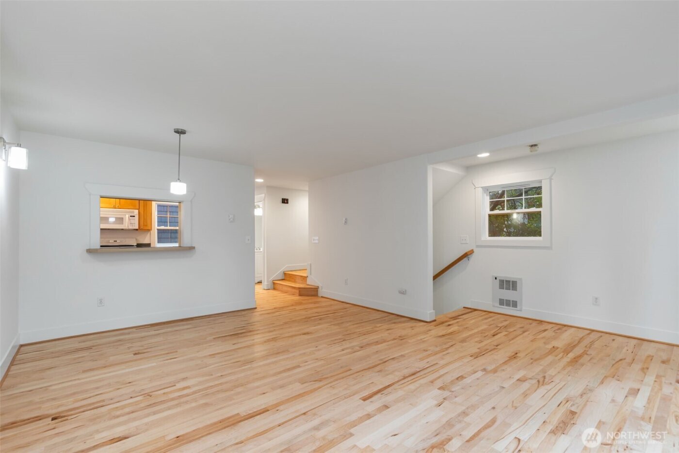 910 N 74th Street , Seattle, WA 98103