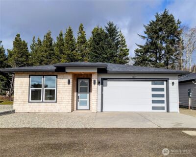 807 NE 357th Street , Ocean Park, WA 98640
