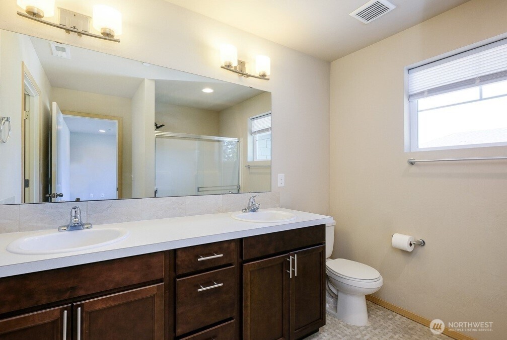 1033 Banyan Street , Bremerton, WA 98310