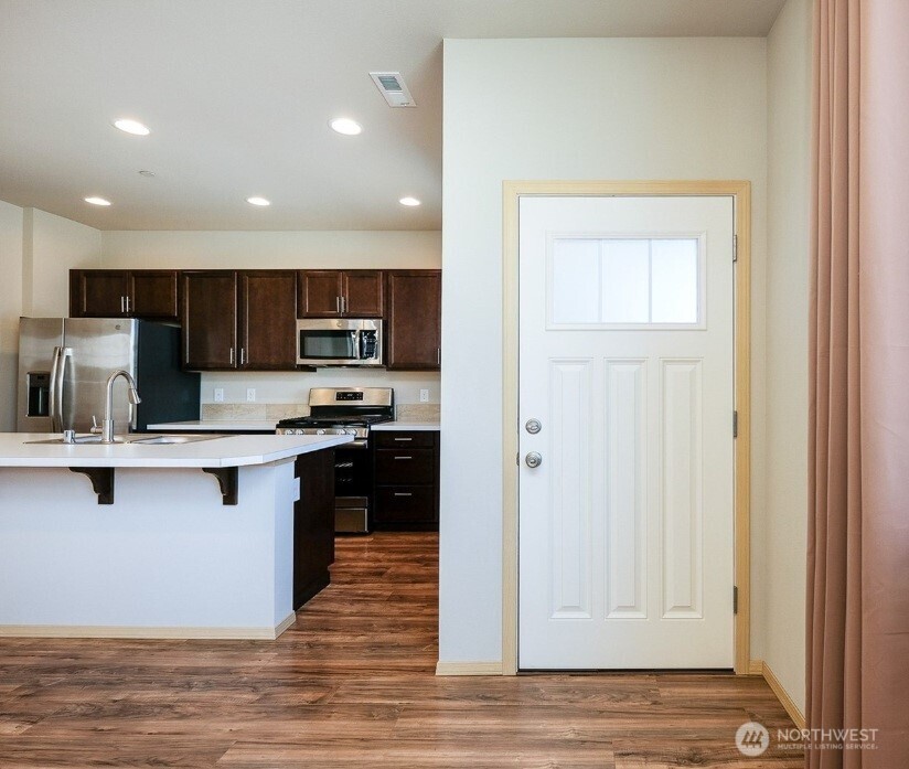 1033 Banyan Street , Bremerton, WA 98310