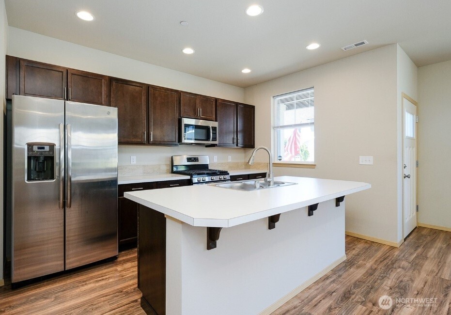 1033 Banyan Street , Bremerton, WA 98310