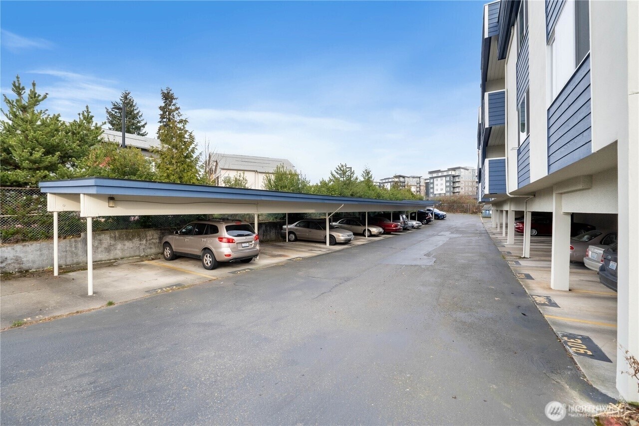 1100 Harrington Avenue NE #205, Renton, WA 98056