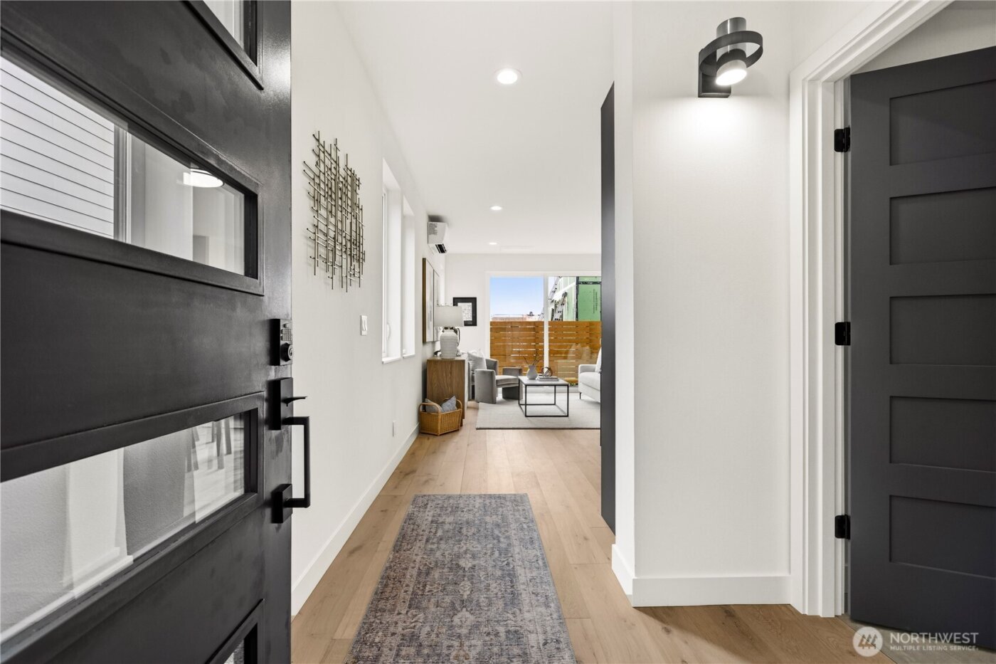 2560 30th Avenue W, Seattle, WA 98199