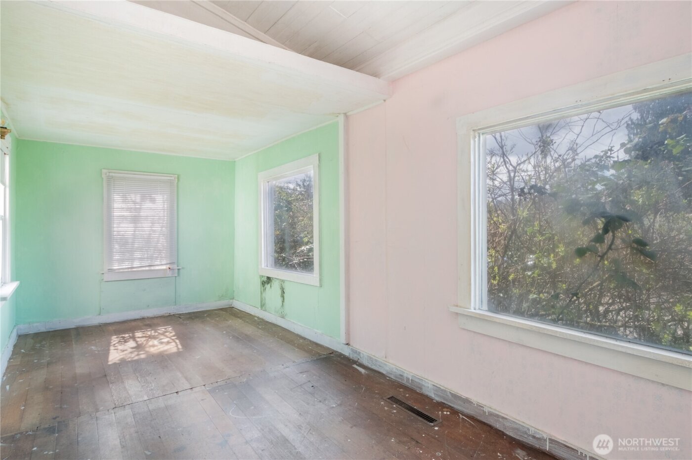 2202 E 32nd Street , Tacoma, WA 98404