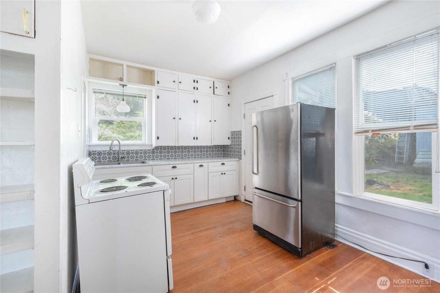 2202 E 32nd Street , Tacoma, WA 98404