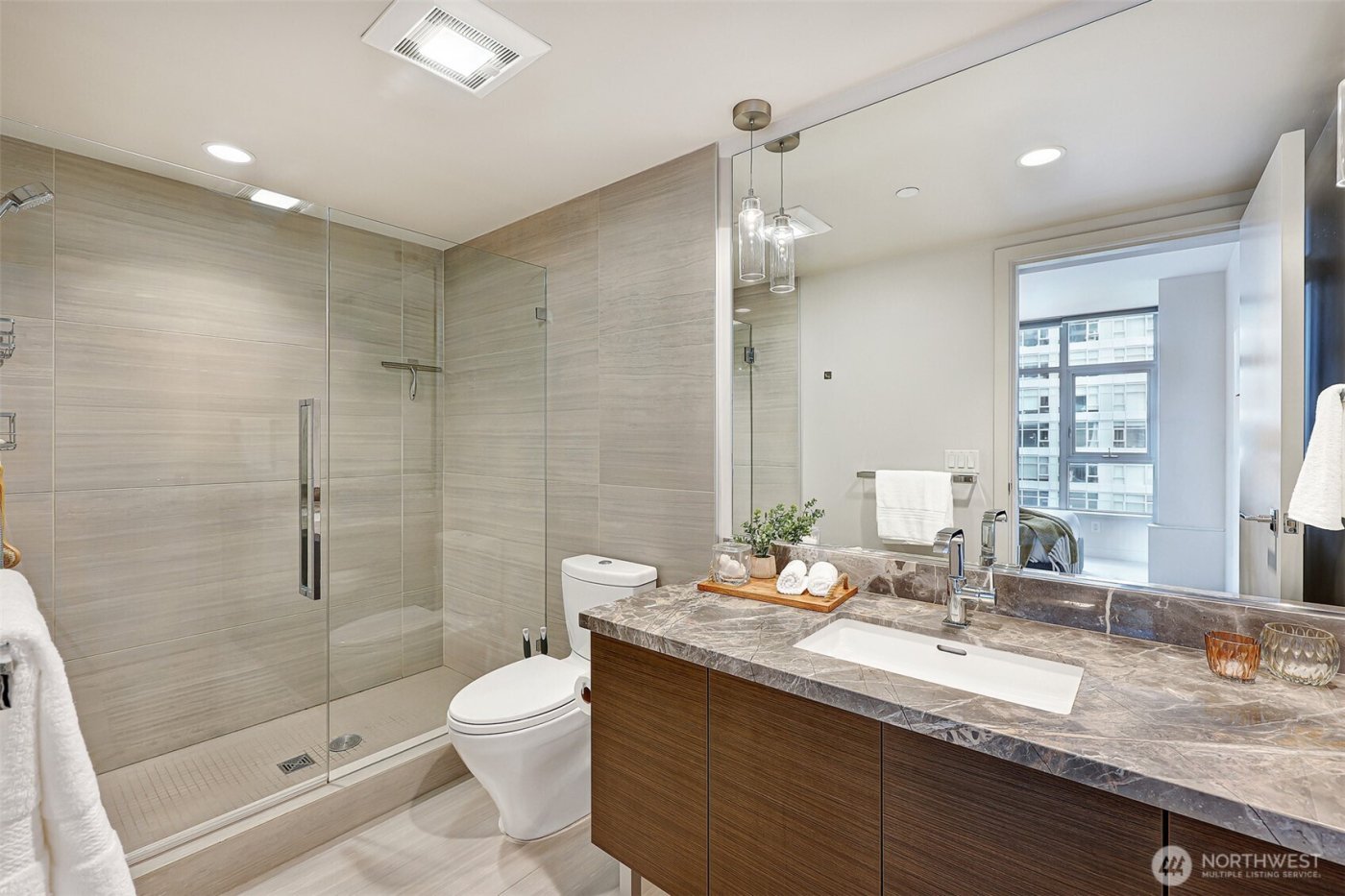 588 Bell Street #2008S, Seattle, WA 98121