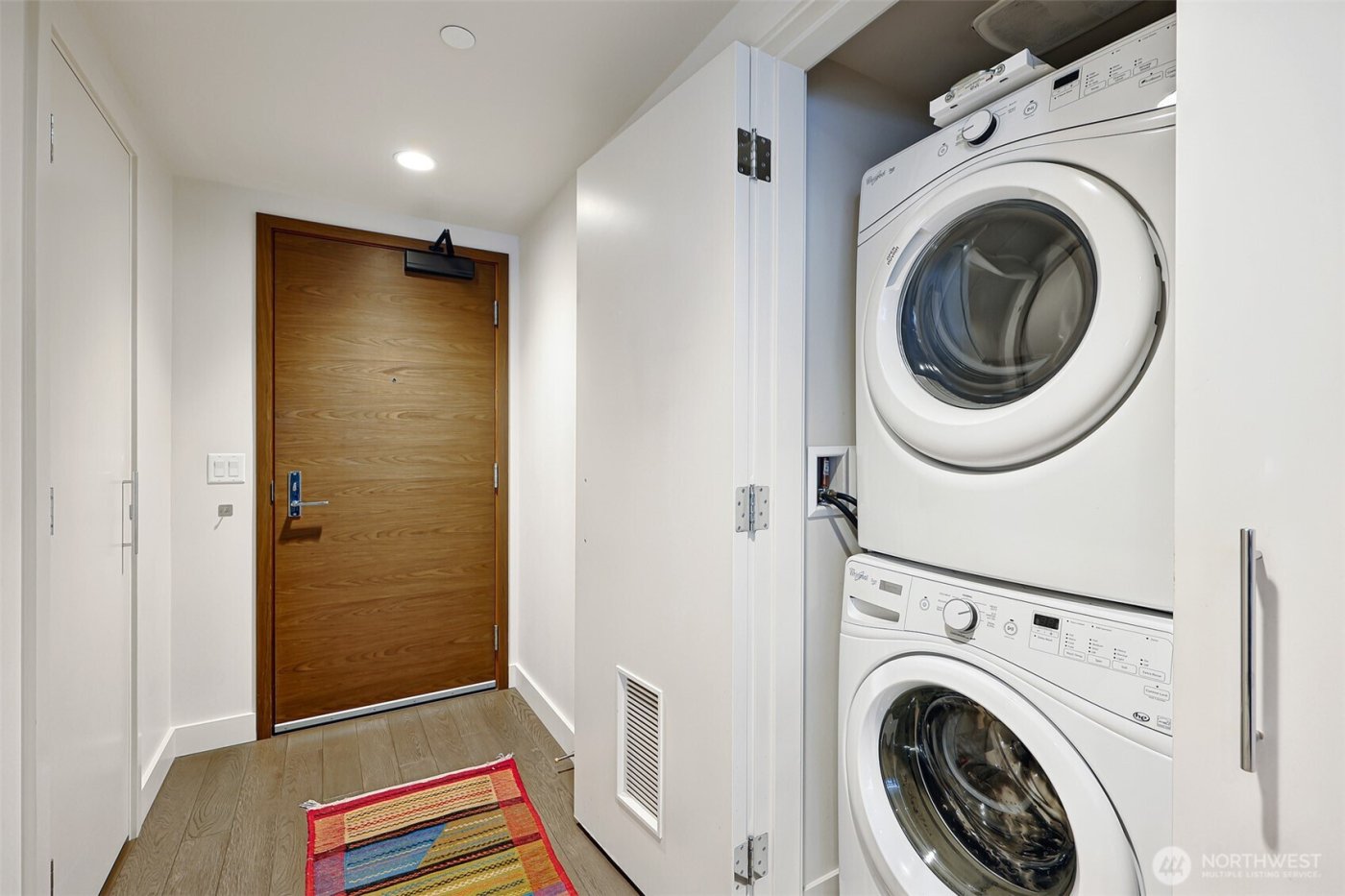 588 Bell Street #2008S, Seattle, WA 98121