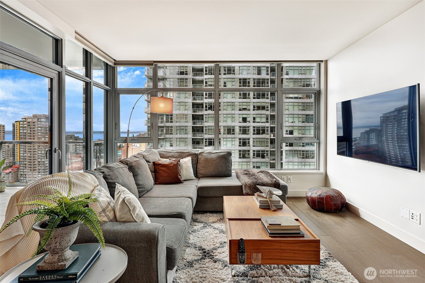 588 Bell Street #2008S, Seattle, WA 98121