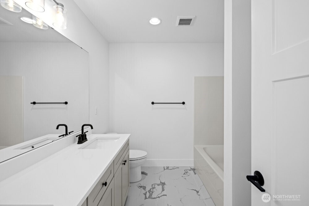 16 160th Place SE, Bothell, WA 98012