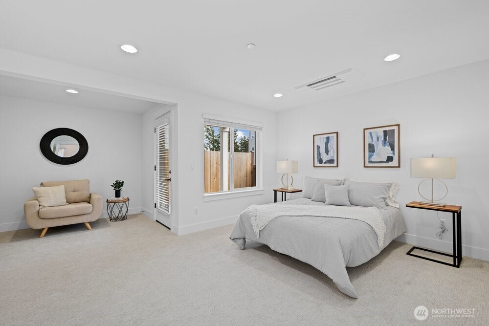 16 160th Place SE, Bothell, WA 98012