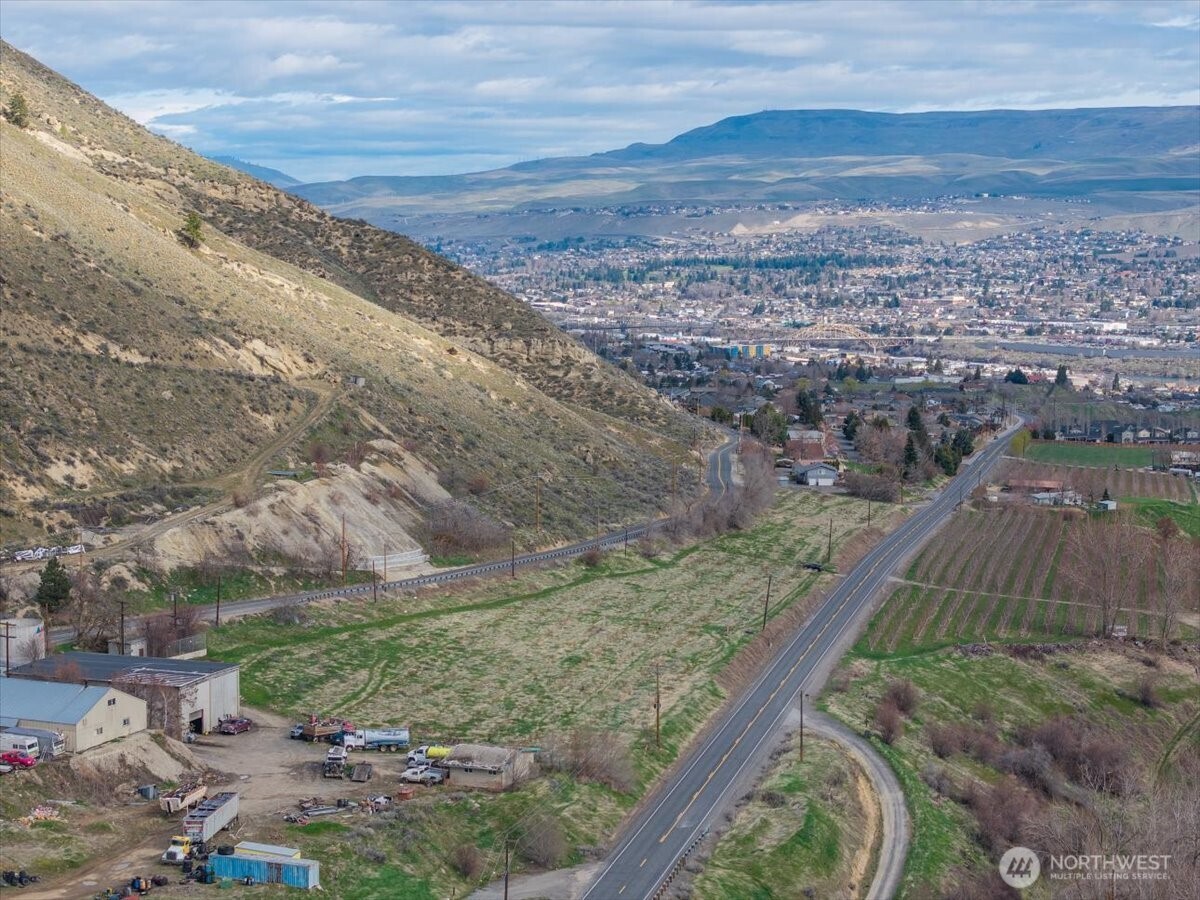 11 Methow Street , Wenatchee, WA 98801