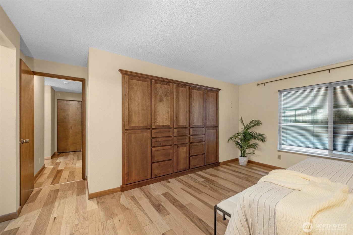 200 James Street #307, Edmonds, WA 98020