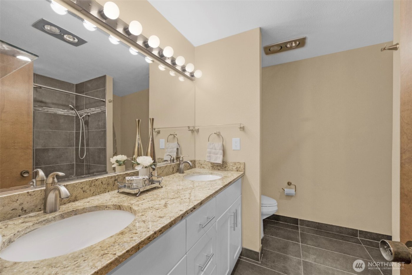 200 James Street #307, Edmonds, WA 98020