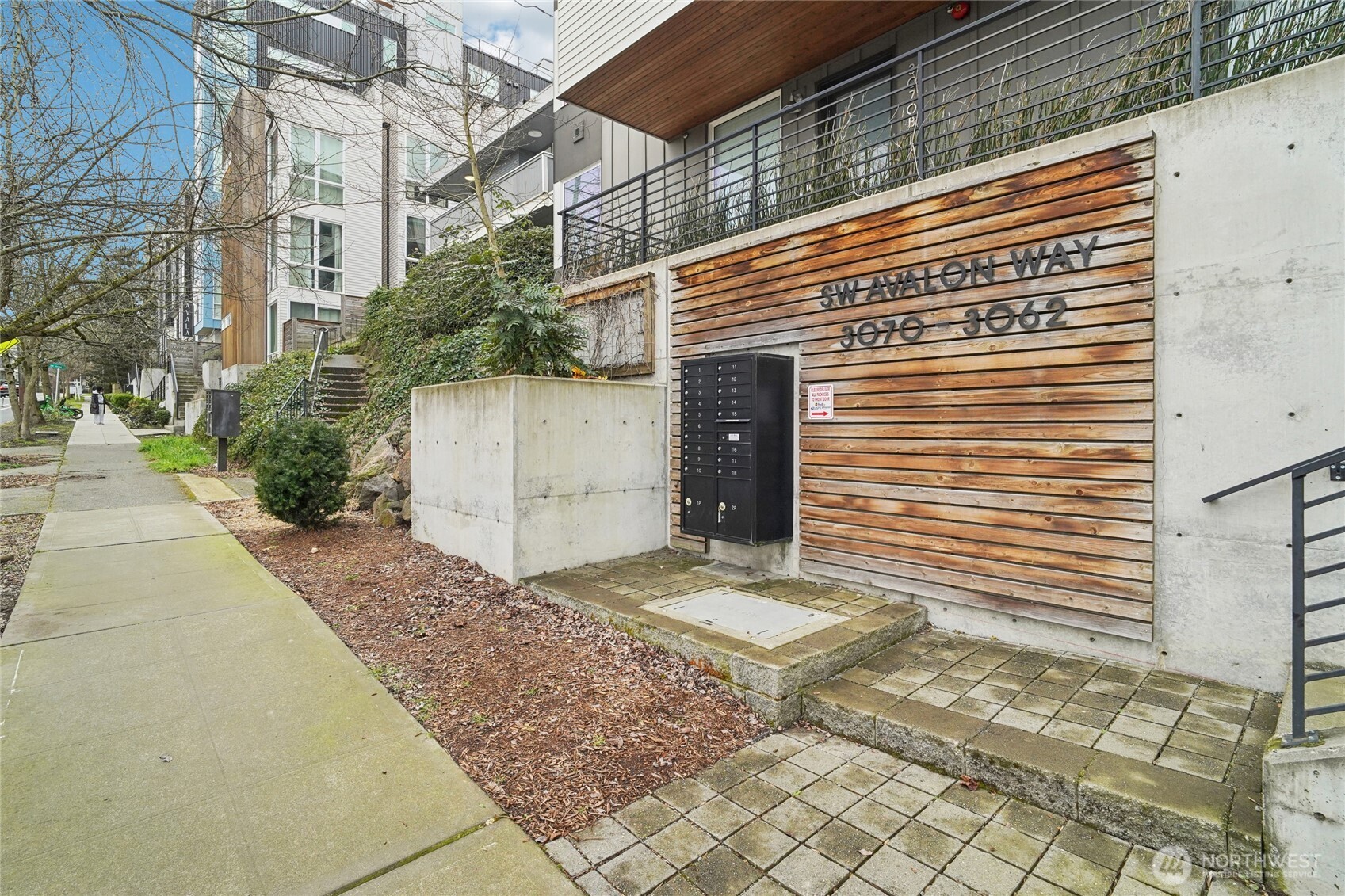 3070 SW Avalon Way #E, Seattle, WA 98126