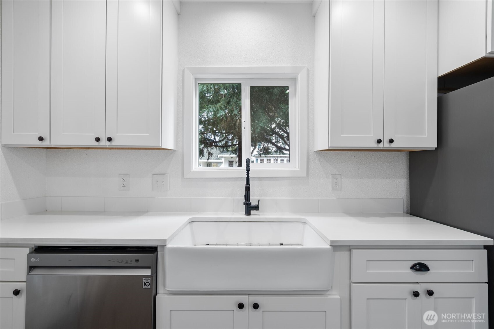 713 N Main Avenue , Ridgefield, WA 98642