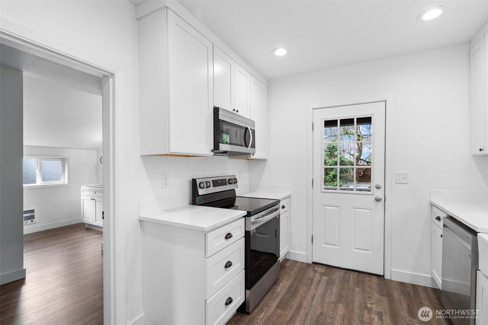 713 N Main Avenue , Ridgefield, WA 98642