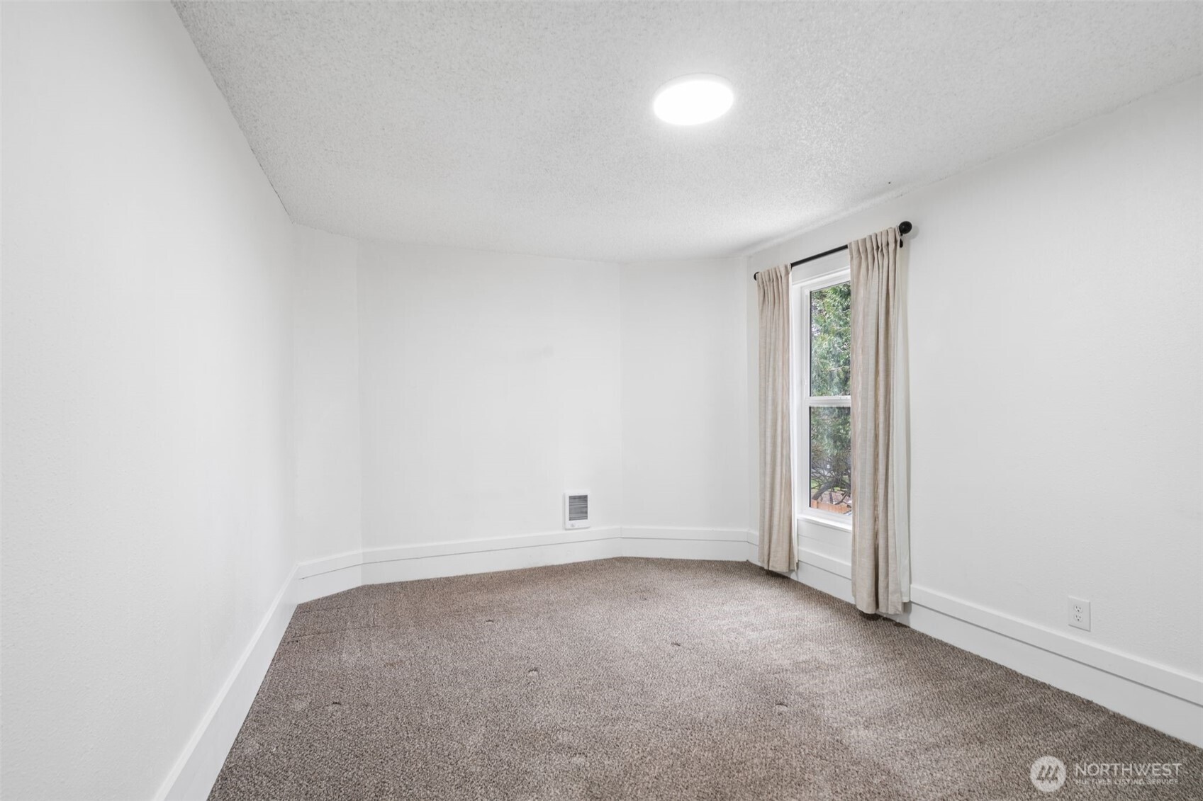 713 N Main Avenue , Ridgefield, WA 98642