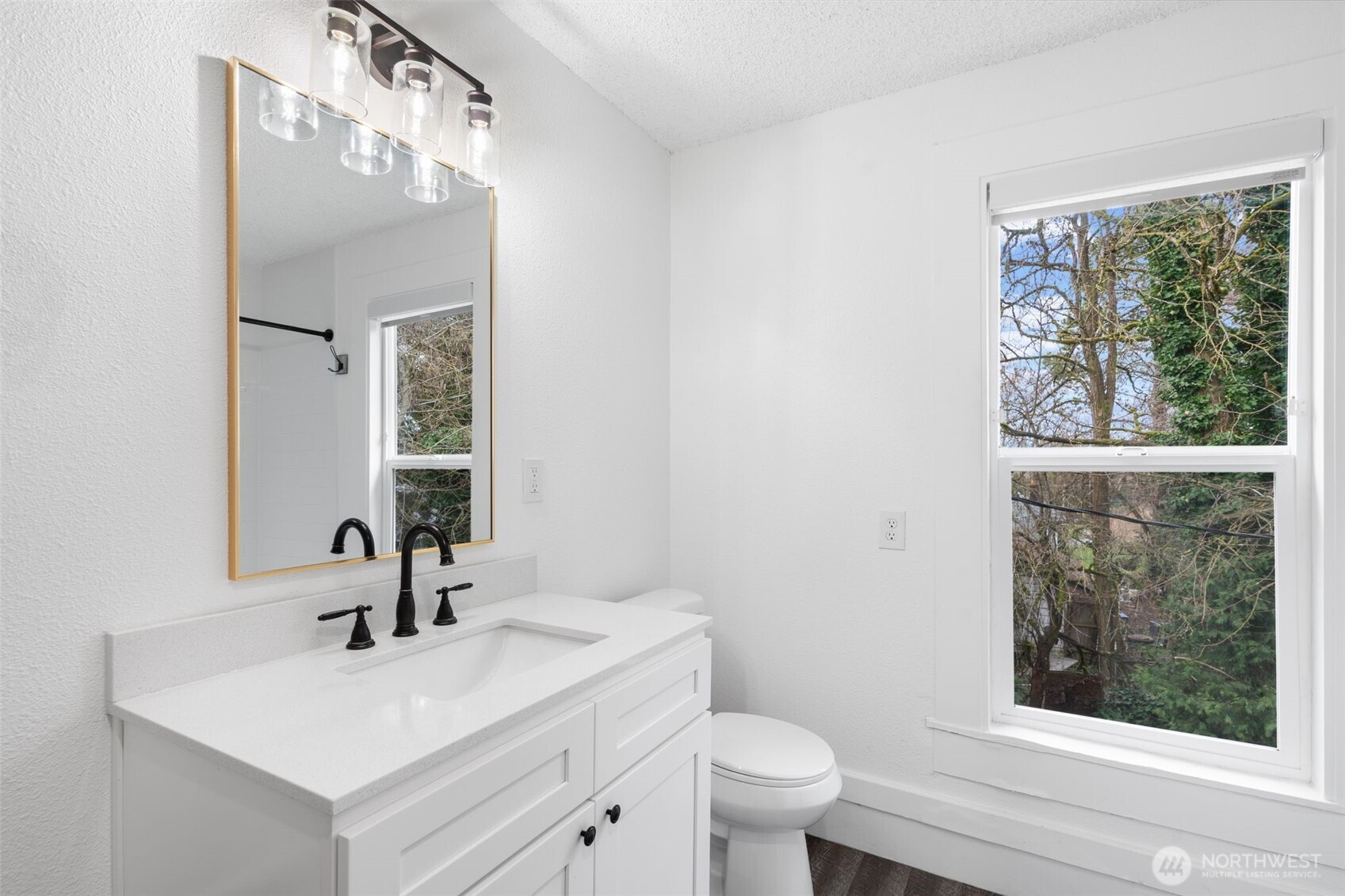 713 N Main Avenue , Ridgefield, WA 98642