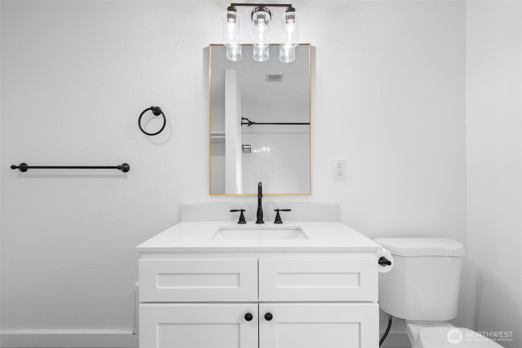 713 N Main Avenue , Ridgefield, WA 98642