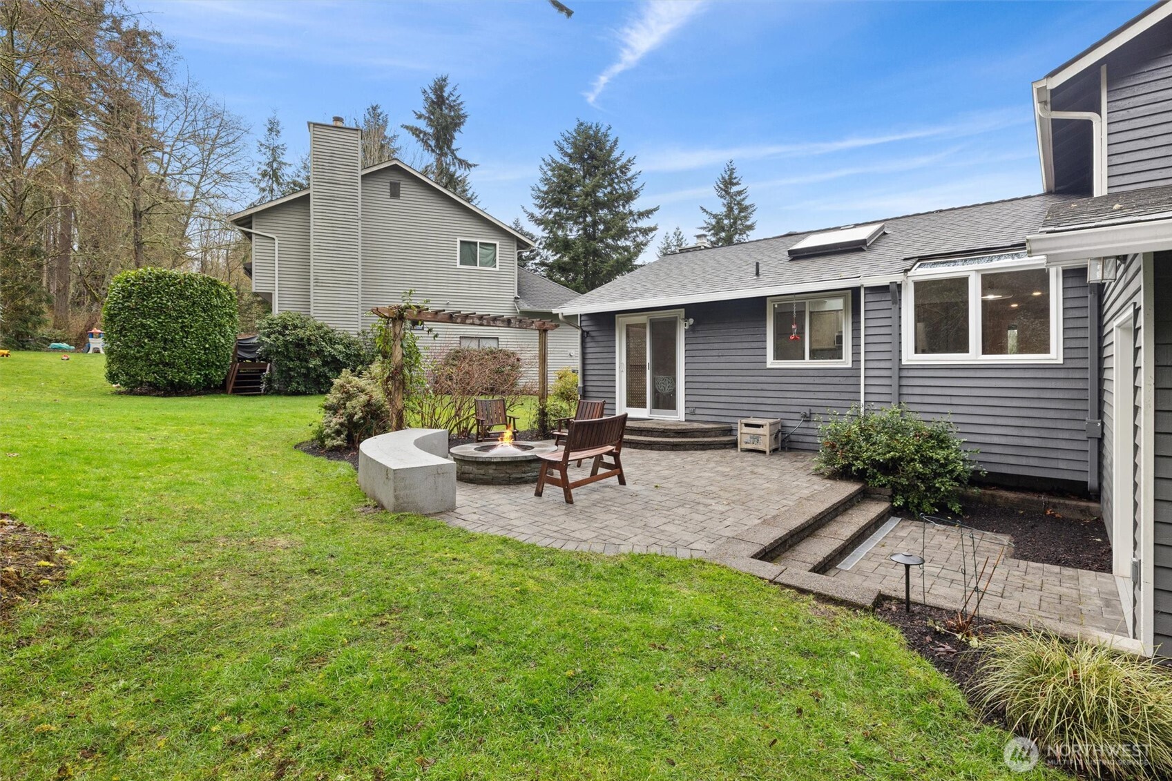 18115 NE 108th Court , Redmond, WA 98052-2866