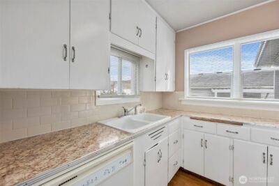 421 2nd Street NW, Puyallup, WA 98371 - Photo 10