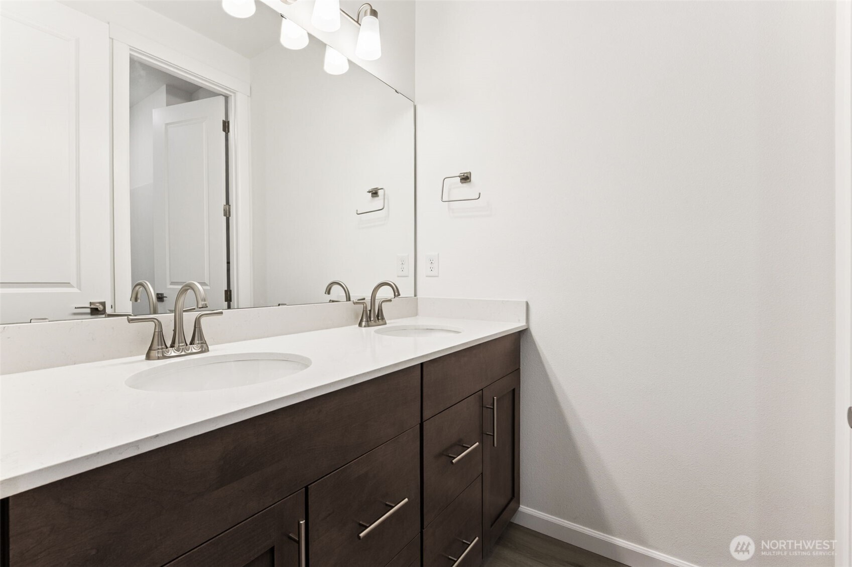 990 Tanner Avenue #102, Buckley, WA 98321