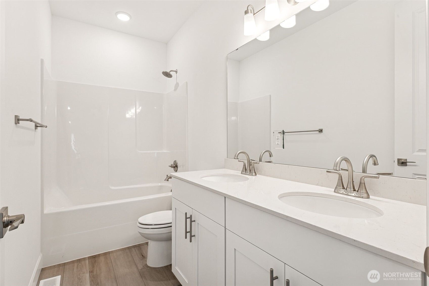 10655 Treasure Drive NW #118, Silverdale, WA 98383