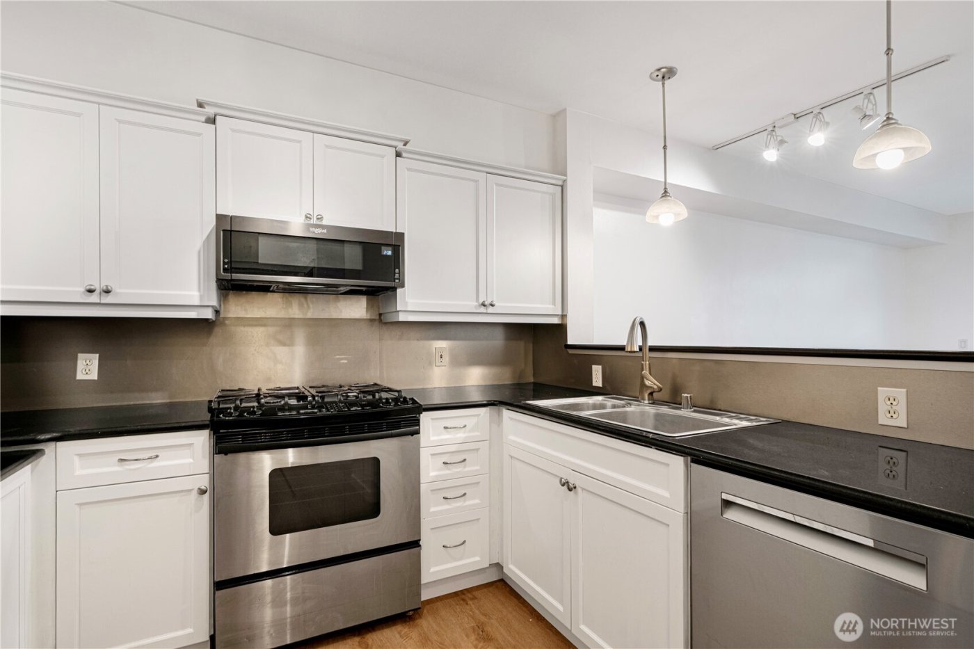 530 4th Avenue W #108, Seattle, WA 98119