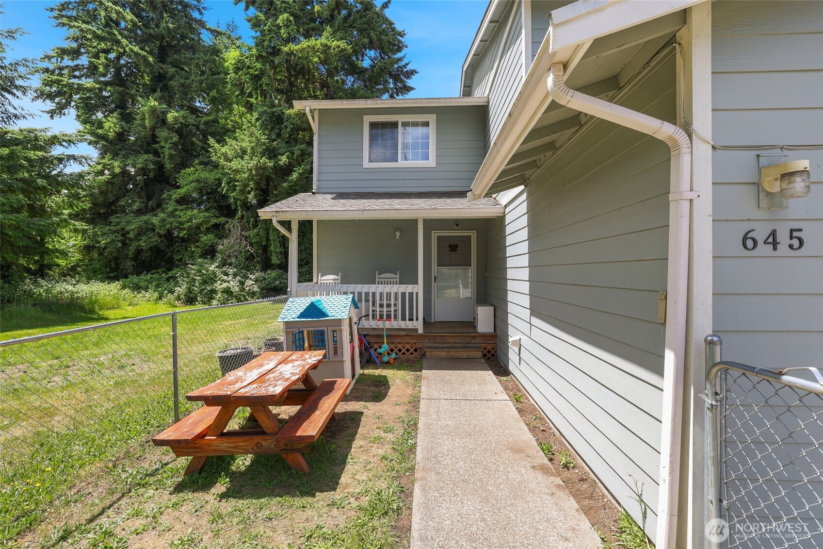 643 School Street SE, Lacey, WA 98503