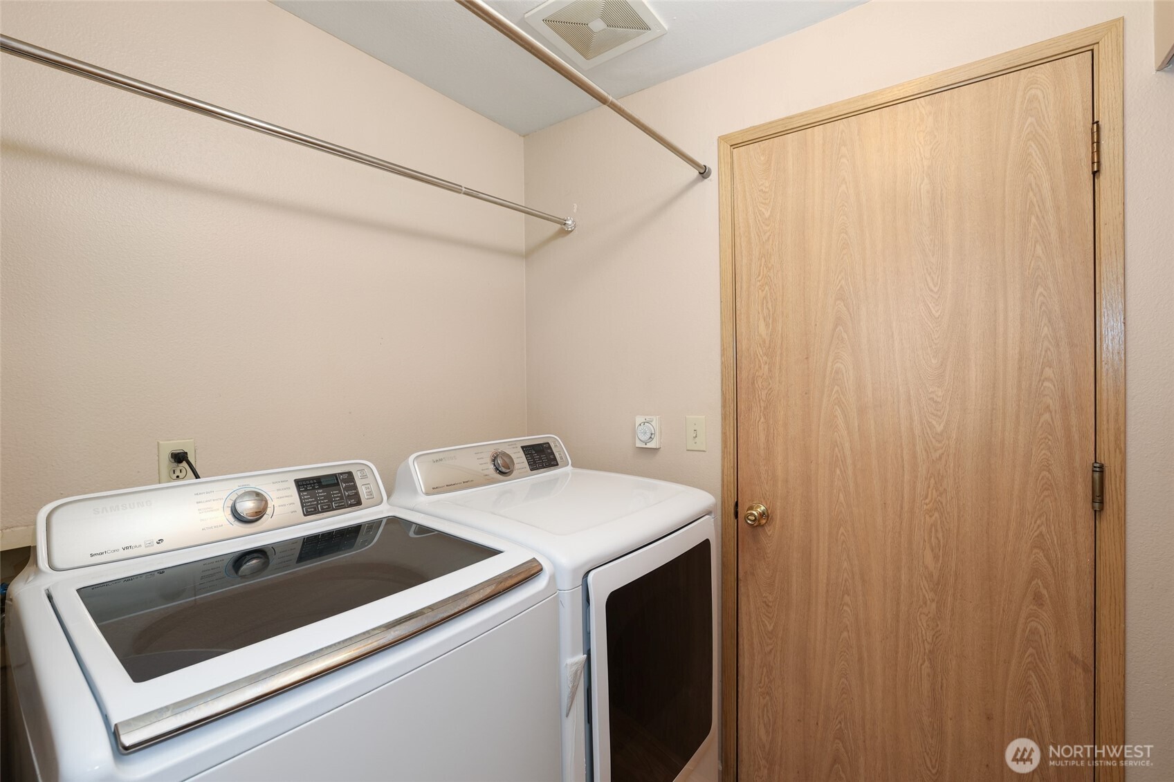 643 School Street SE, Lacey, WA 98503