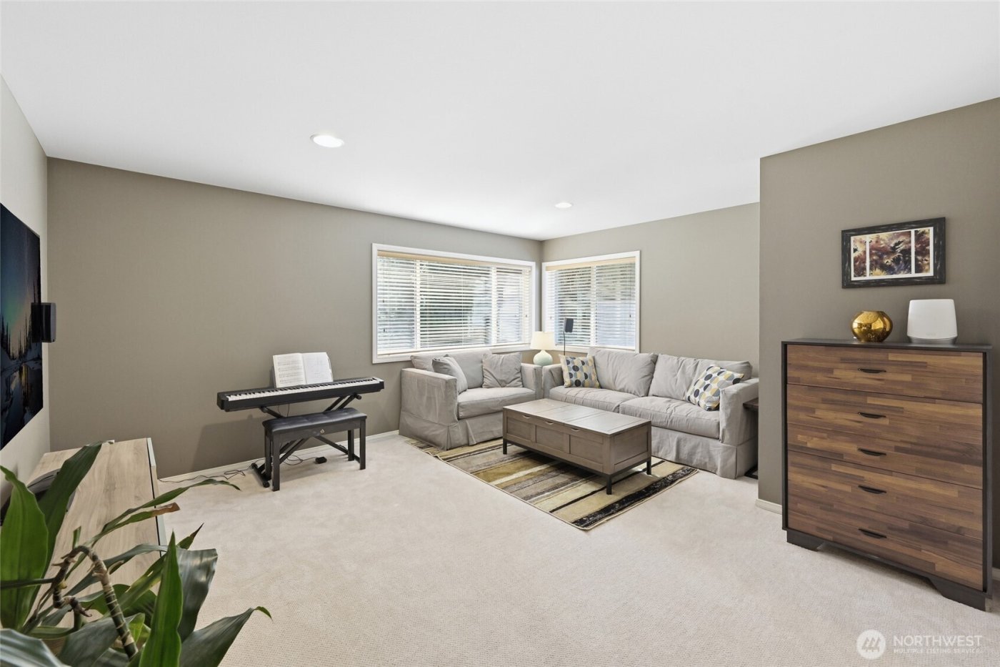 9604 215th Avenue NE, Redmond, WA 98053-7698